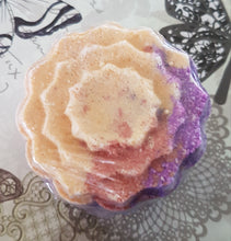 Load image into Gallery viewer, Flower Bath Bomb