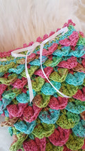 Load image into Gallery viewer, Hand Crocheted Newborn Mermaid Tail