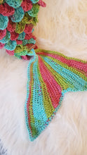 Load image into Gallery viewer, Hand Crocheted Newborn Mermaid Tail