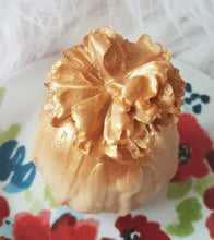 Load image into Gallery viewer, All That Glitters Ball Bath Bomb