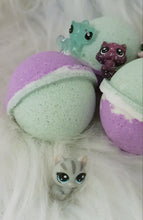 Load image into Gallery viewer, Dinky Little Pet Bath Bomb
