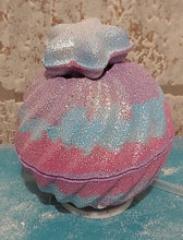 Load image into Gallery viewer, The Swirly Bath Bombshell