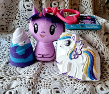 Load image into Gallery viewer, Little Pony Bath Bomb Gift Set, with plush key chain