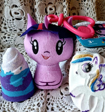 Load image into Gallery viewer, Little Pony Bath Bomb Gift Set, with plush key chain