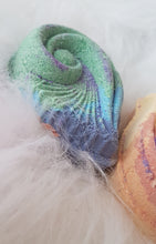 Load image into Gallery viewer, Freya Tear Bath Bomb
