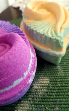 Load image into Gallery viewer, Freya Tear Bath Bomb