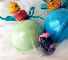 Load image into Gallery viewer, Cute Creature Bath Bombs