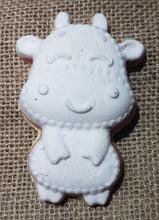 Load image into Gallery viewer, Cute Cow Bath Bomb