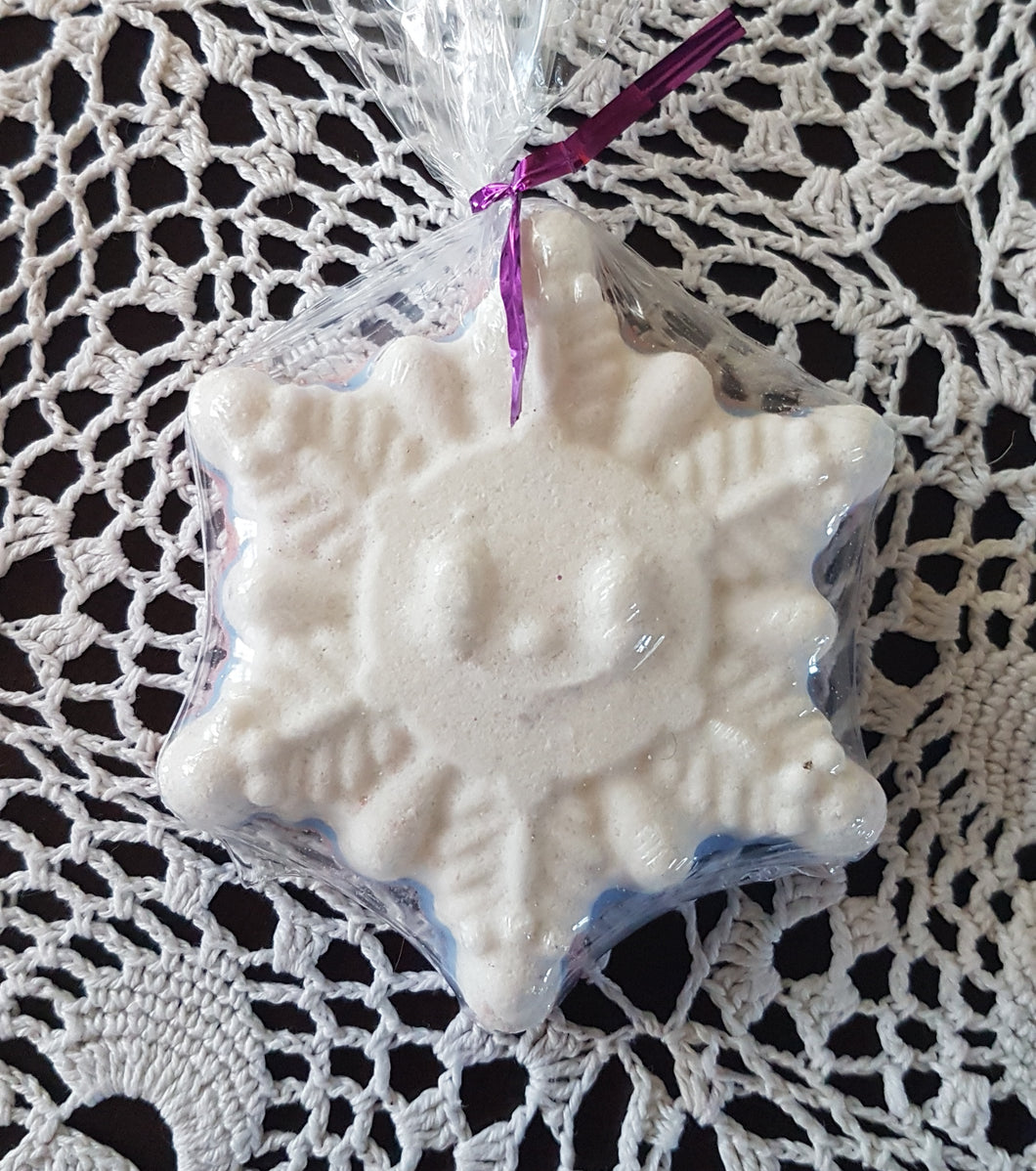 Smiling Snowflake Bath Bomb
