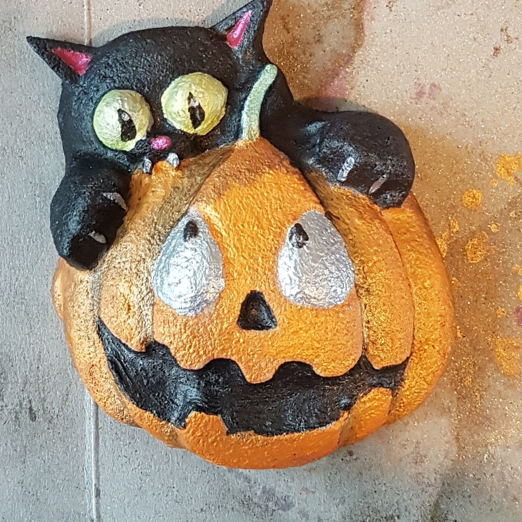 Pumpkin & Cat Bath Bomb